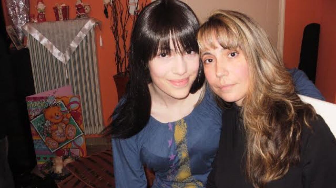 Συγκινεί 21χρονη: «Η μαμά μου έγινε δότης μυελού των οστών και μου έδωσε ξανά ζωή»